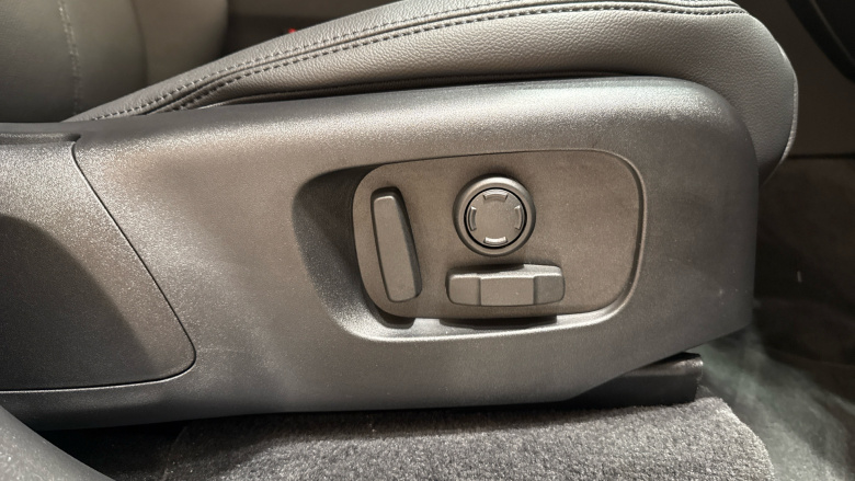 Land Rover Range Rover Velar 2.0 D200 MHEV Dynamic SE 5dr Auto Diesel Estate